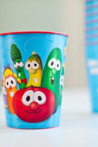 081983513671 VeggieTales The Whole Gang Party Cup